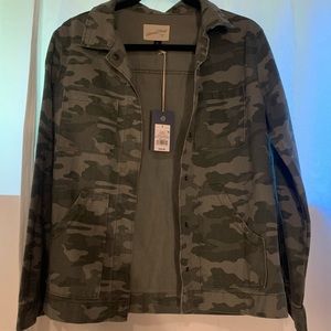 Universal Thread Camo Jacket